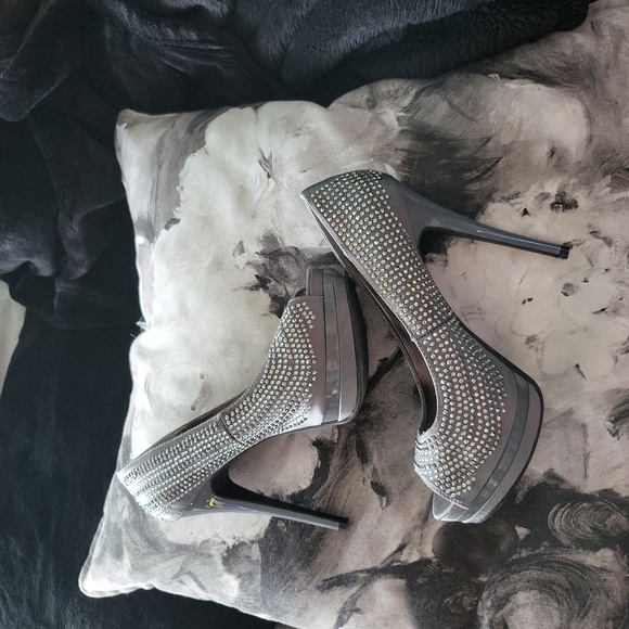 Le chateau 6 inch heels - Picture 3 of 6